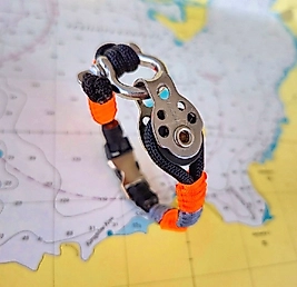 KİLİTLİ MAKARALI PARACORD BİLEKLİK